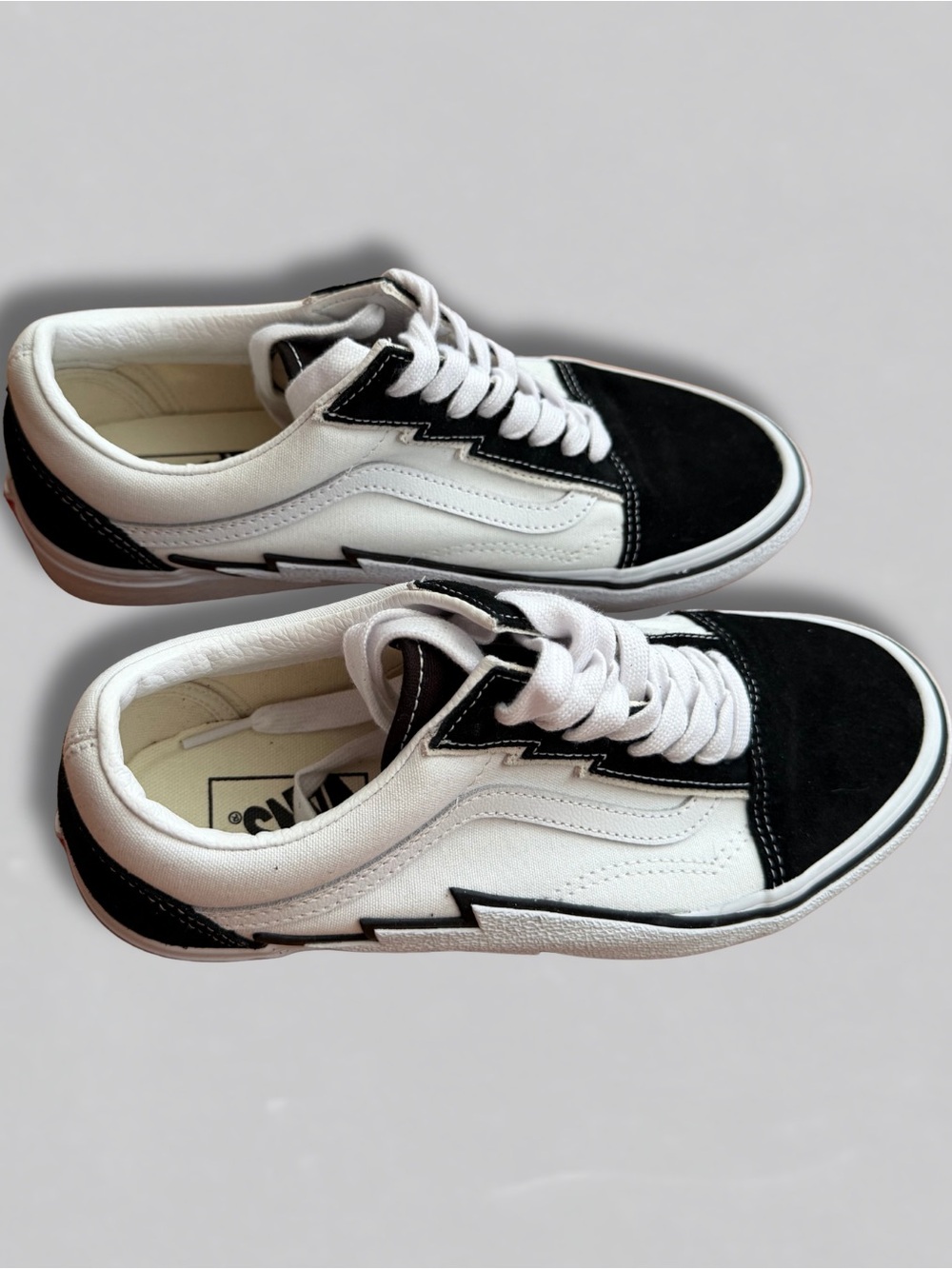 Vans Old Skool Bolt 2-tone black/true white Sneakers | women’s 10/men’s 8.5